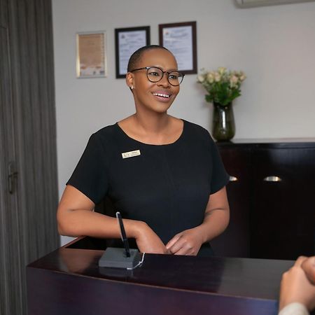 Q'S Boutique Stay Standerton Exteriör bild