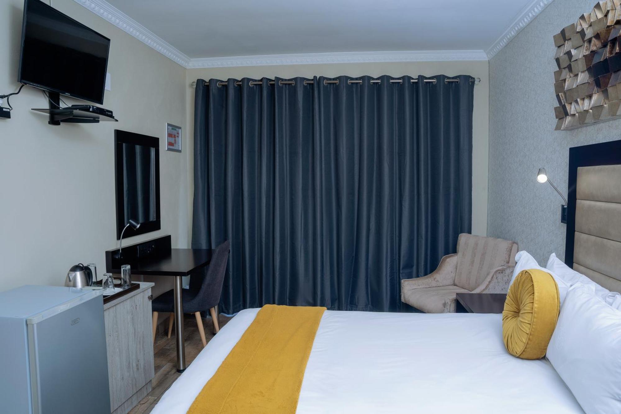 Q'S Boutique Stay Standerton Exteriör bild