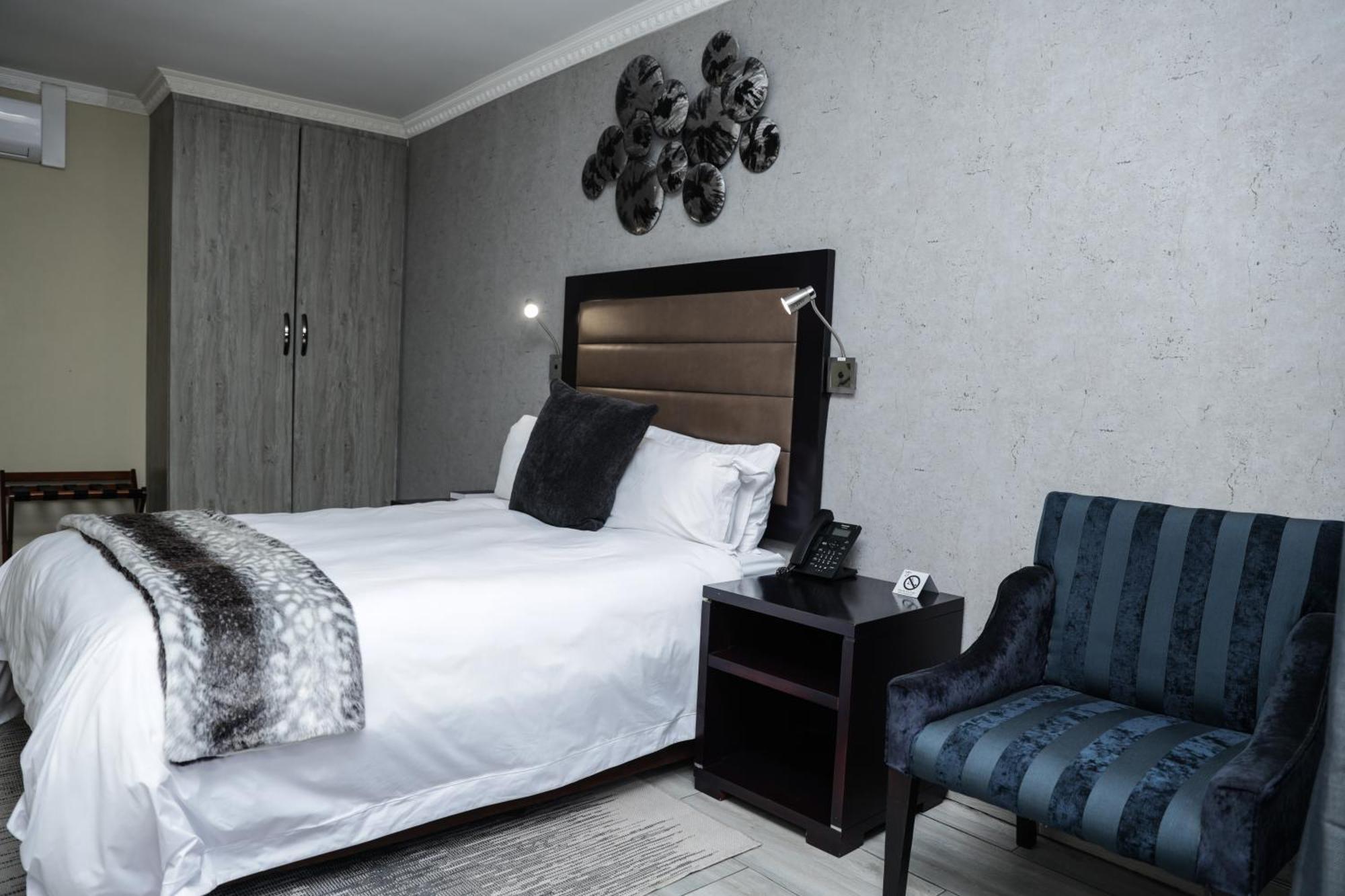 Q'S Boutique Stay Standerton Exteriör bild