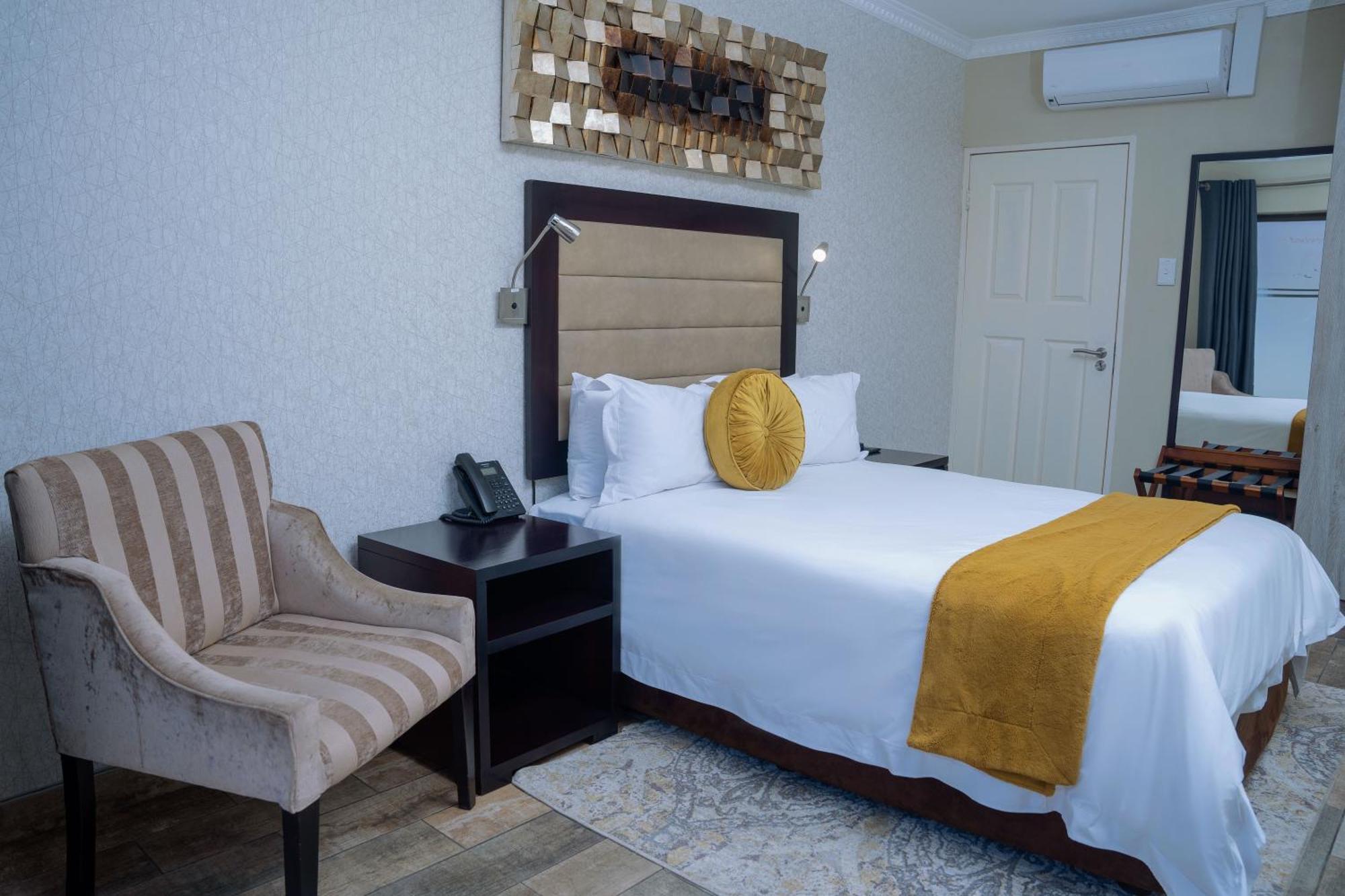 Q'S Boutique Stay Standerton Exteriör bild